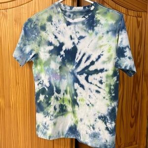 WONDER NATION Tye Dye Blue Green Husky L 10-12 T-shirt. Super Soft 60% Cotton.